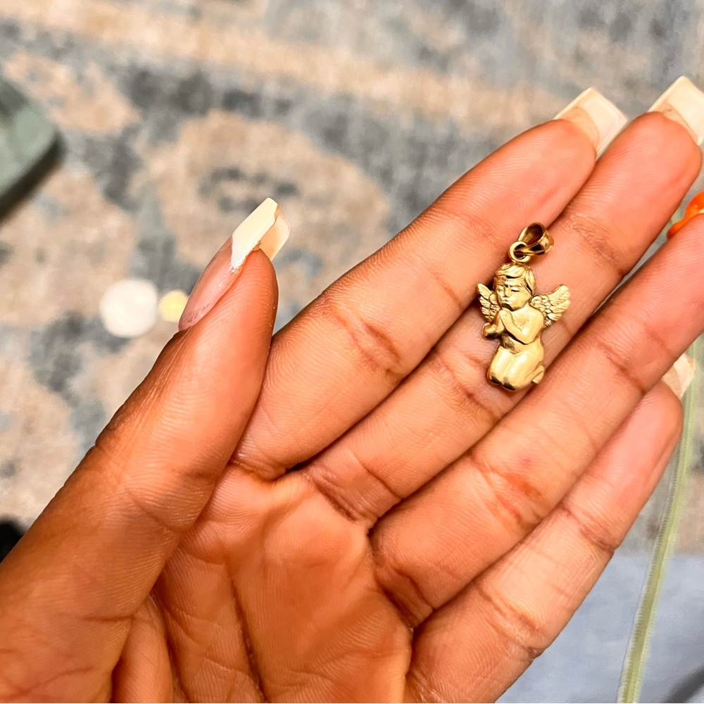 Vintage 10k Gold Praying Angel Pendant